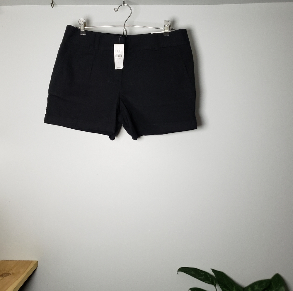 NWT Loft outlet Black 4 in shorts size 2
